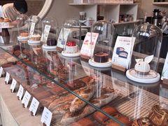 -VERIE BAKEHOUSE