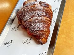 草莓可颂-LANLIZI BAKERY(COSMO店)