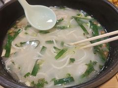 -花馬肆.云南过桥米线(汉神购物广场现场熬汤店)