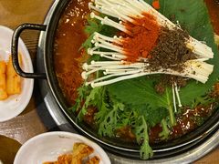 土豆排骨火锅-喇喇排骨火锅·传统韩式脊骨汤(望京西园总店)