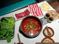 -贵府酸汤牛肉火锅·贵州老字号(飞山街店)
