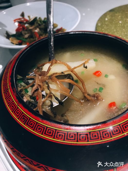 阿斯牛牛·四川凉山菜(三里屯店)彝家酸菜洋芋汤图片