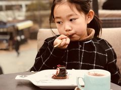 -UNI UNI(环亚凯瑟琳店)