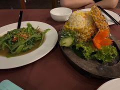 -Neary Khmer Restaurant