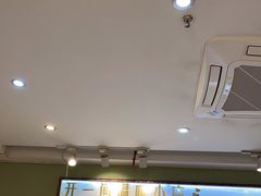 -丽丽三鲜螺蛳粉(田林路店)