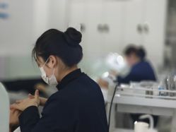 -靓芙泉专研痘痘肌