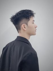 -一家只做男发烫染的店