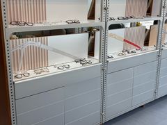 -无奔眼镜·蔡司·依视路授权店(朝阳大悦城店)