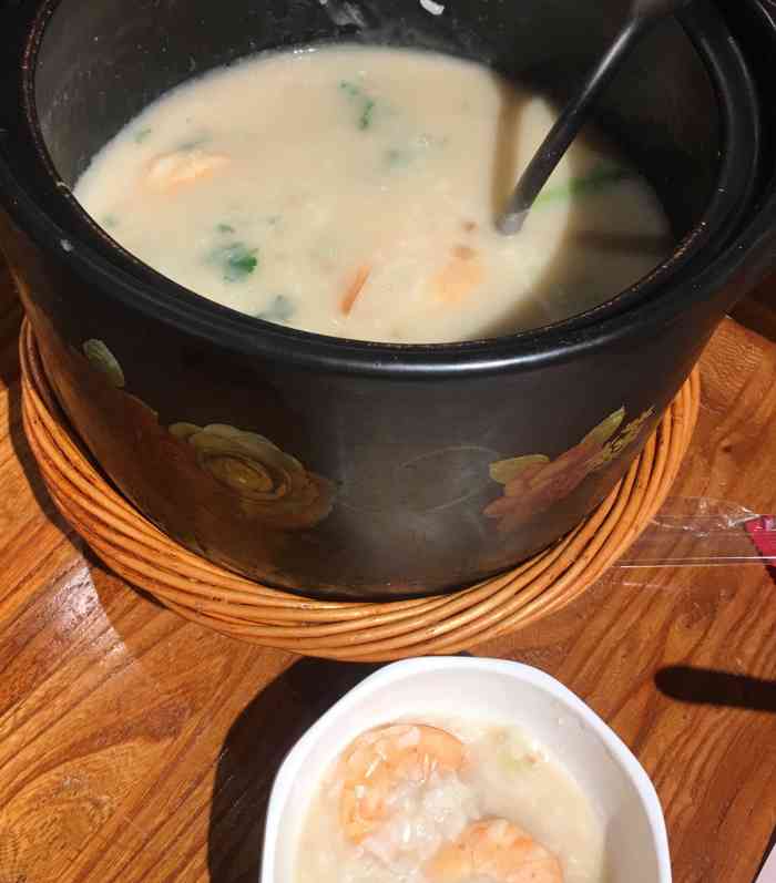 潮粥记海鲜砂锅粥(北陵店)-"海鲜全家福～这个粥味道不错呀……比上次