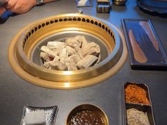 -铭牛烧肉·和牛海鲜自助(高新月牙湖店)