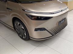 -小鹏汽车(上海静安大融城店)