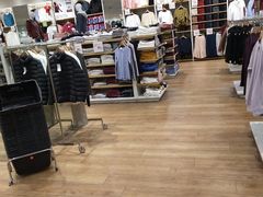 -优衣库(太原龙湖万达广场店)