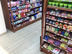 -全家便利店(长江西路店)