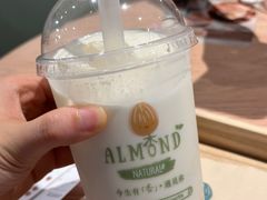 养颜青稞桃胶杏仁茶吸吸-杏甜品(尖沙咀加拿分道店)