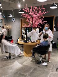 -时尚殿堂明星门店