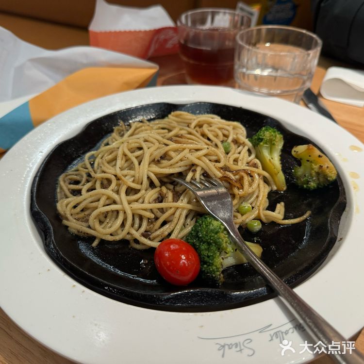 豪客来真的又好吃又便宜，每次一想吃西餐必选豪客来