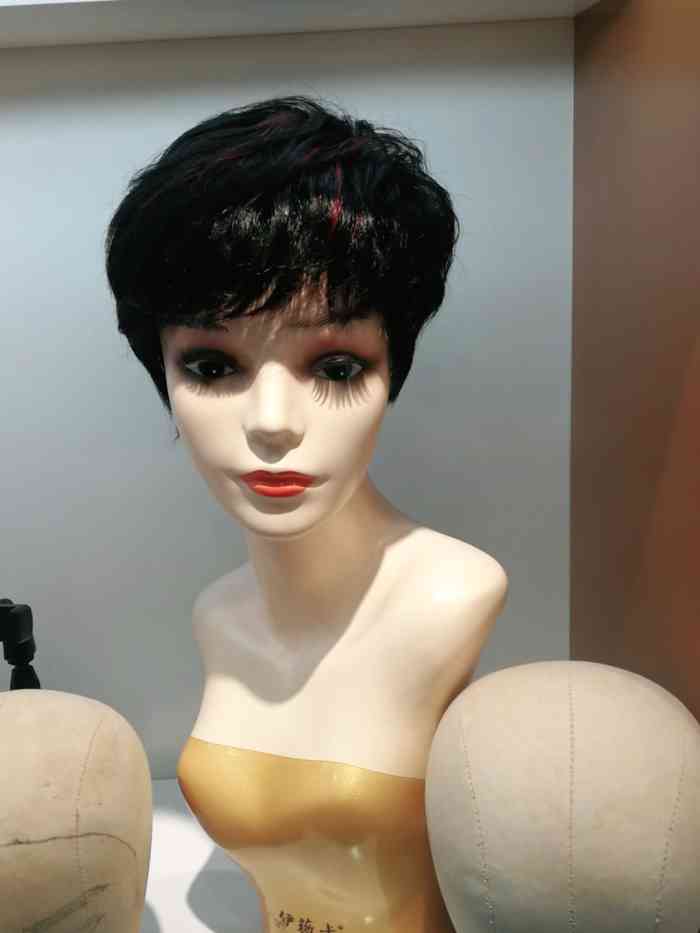 伊薇卡假发(高行旗舰店)-"妈妈头发白了很多但是因为身体的原因不能经