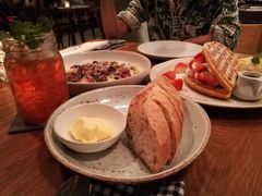 草莓松饼-ROAST coffee & eatery