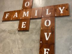 -Chom Cafe and Restaurant