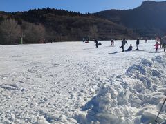 -济南卧虎山滑雪场