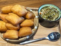 包尔萨克配咸菜-天山集市餐厅(康城店)
