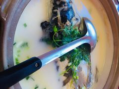 砂锅鱼头-天乐农家鱼头王(天目湖店)