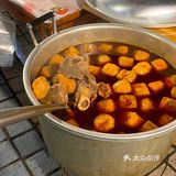 南宁！你别太好吃！大树下嗦土螺蛳粉真的香～