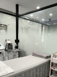 -苗方清颜专业祛痘·皮肤管理