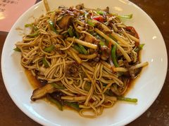 鱼香肉丝炒面-大明寺素食坊(扬子江中路店)