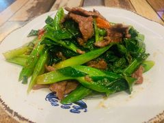 芥蓝炒牛肉-利杨记·本味轩粥坊·烧烤(宝体店)