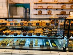 面包甜点陈列柜-81BAKERY(大学路店)
