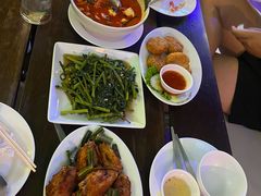 -Green Tree Rest. & Pub