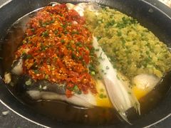-阿瓦山寨·湘菜现炒·剁椒鱼头王(咸阳总店)