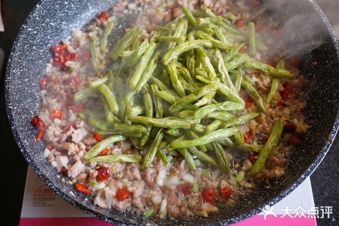 超级简单的干煸四季豆来了，好吃又方便