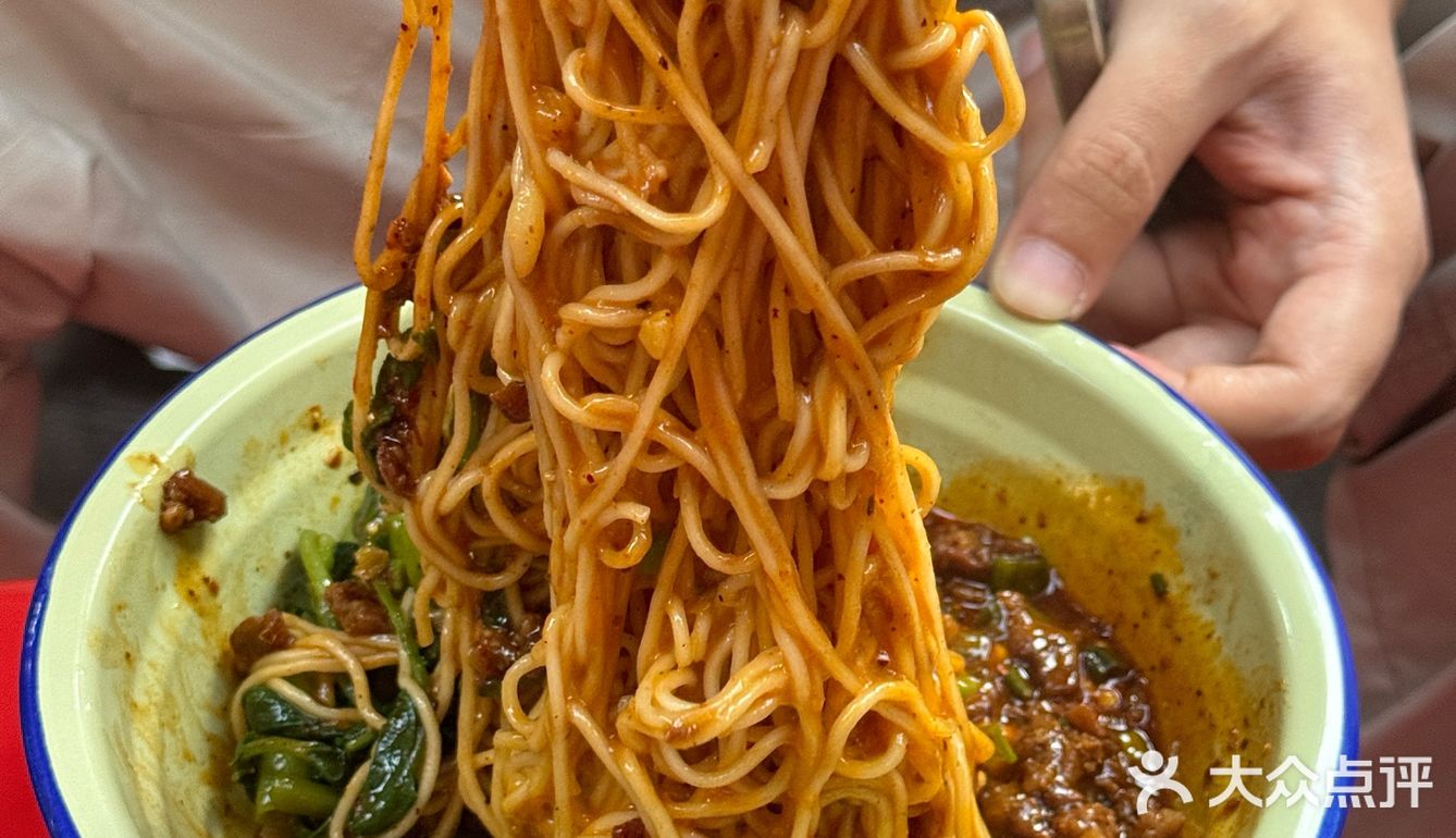 解放碑唯一一家我会反复去吃的小面。。。