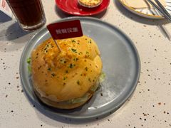 霸气芝士超满足牛堡-必胜客(海滨店)
