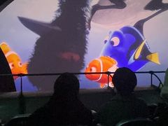 -海底巡游艇:尼莫和好友的海洋世界