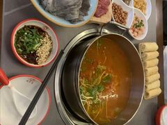 -野山舂·贵州现舂酸汤火锅(鸿通城店)