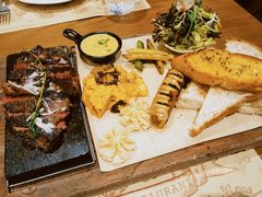 -Mark&Mars Restaurant