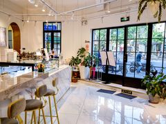 -Fridi Patisserie Cafe