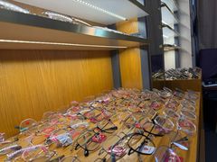 -优医视平价眼镜蔡司依视路折扣工厂店(十里堡店)