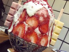 草莓生乳冰-WONDER ICE 萬得冰田(建設路总店)