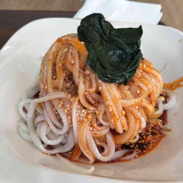 魏家凉皮(秦州店)-"天水市打卡美食商家第一次到这里来,看到.