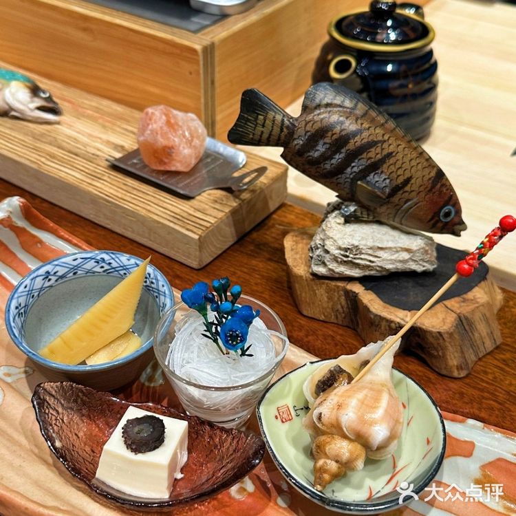 一板之隔，赏大师傅一捏一握之间的美食文化艺术