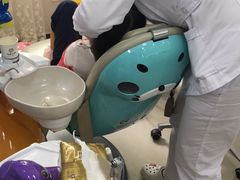 -茂菊口腔连锁(浦东南路店)