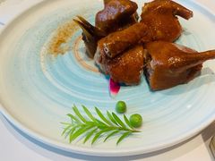 玻璃脆皮妙龄乳鸽-潮上潮(南中环店)