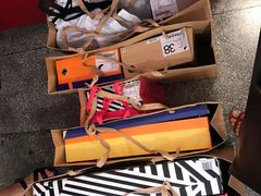 -莱尔斯丹展示厅(盈毅鞋厂店)