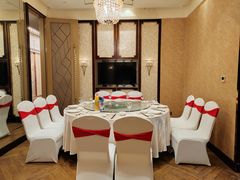 -双子楼大酒店(城开国际写字楼店)