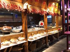 自助取餐区-野山舂·贵州现舂酸汤火锅(鸿通城店)