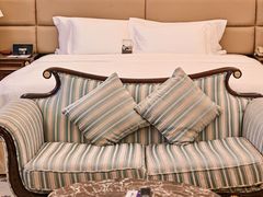 -深圳富苑皇冠假日套房酒店